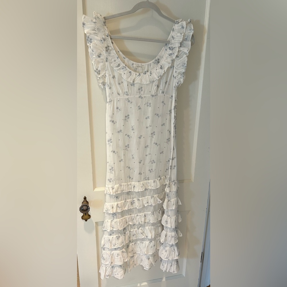 Doen White Floral Maxi Dress